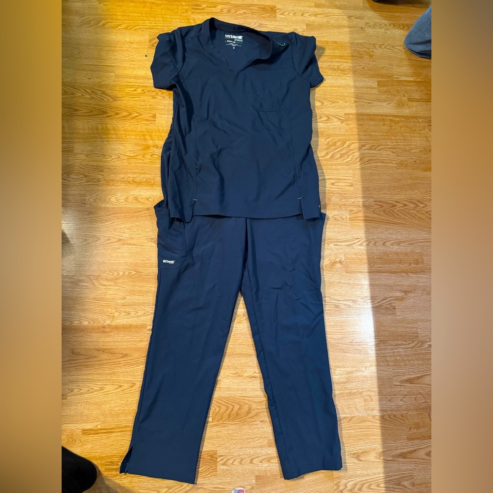 Grey’s anatomy gray scrub set w/jacket